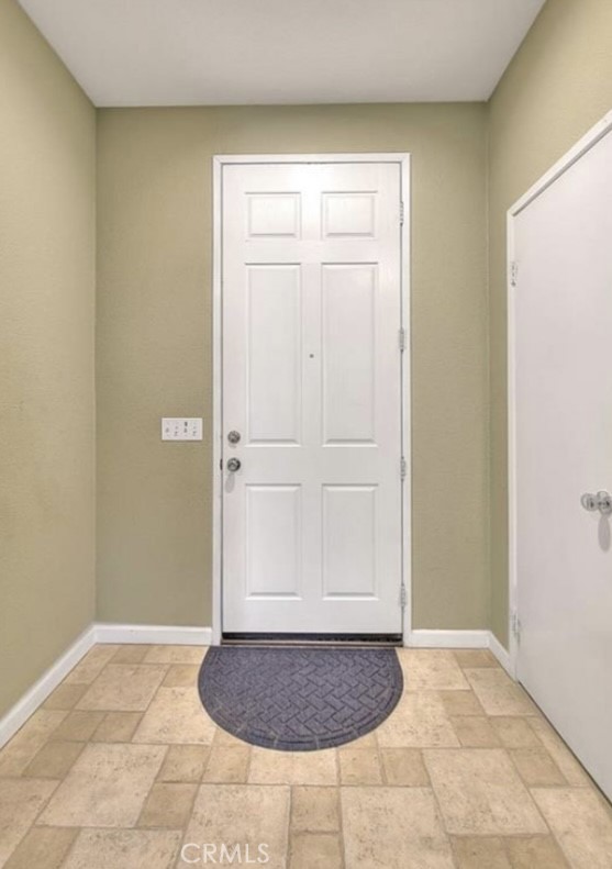 Detail Gallery Image 10 of 35 For 16278 Pablo Creek Ln, Fontana,  CA 92336 - 3 Beds | 2/1 Baths