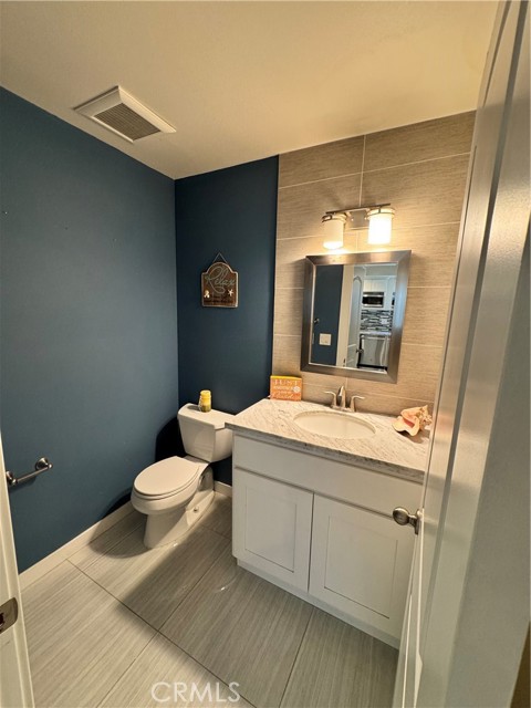 Detail Gallery Image 15 of 34 For 1938 W Culver Ave #5,  Orange,  CA 92868 - 3 Beds | 2/1 Baths