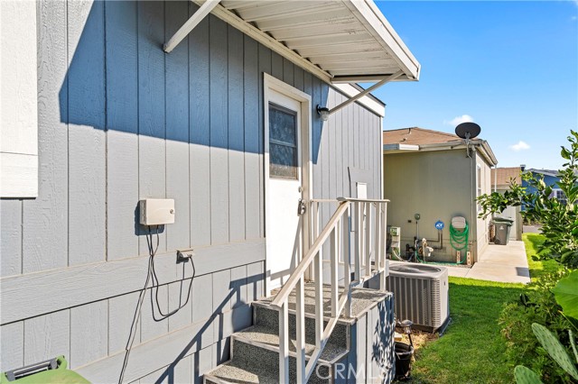 5815 E E La Palma Avenue, Anaheim CA: https://media.crmls.org/medias/f69a96b0-c229-4bf3-8bf0-faf924446717.jpg