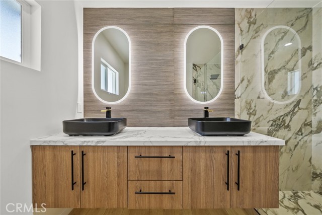 Detail Gallery Image 9 of 33 For 20356 Gresham St, Los Angeles,  CA 91306 - 4 Beds | 2/1 Baths