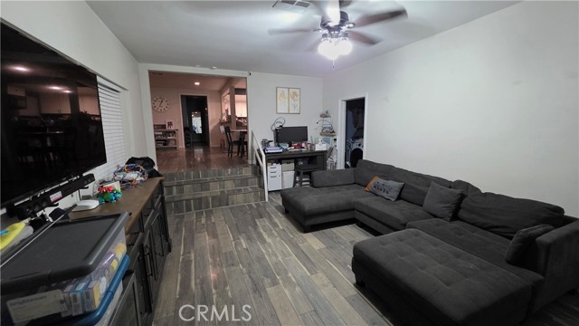 Detail Gallery Image 7 of 32 For 5793 Osbun, San Bernardino,  CA 92404 - 3 Beds | 3 Baths