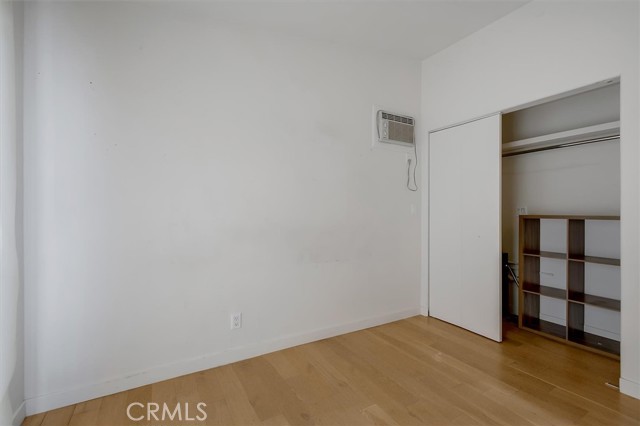 Detail Gallery Image 36 of 66 For 24216 Calvert St, Woodland Hills,  CA 91367 - 5 Beds | 3/1 Baths