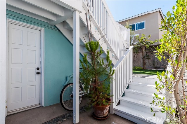 1325 Loma Drive, Hermosa Beach, California 90254, 2 Bedrooms Bedrooms, ,2 BathroomsBathrooms,Residential,Sold,Loma,SB17232773