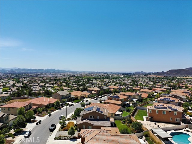 32458 Daisy Drive, Winchester CA: https://media.crmls.org/medias/f69d0382-56af-4d6c-8f39-7dd16cde07e4.jpg