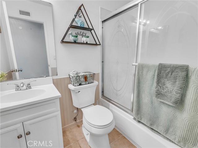 Detail Gallery Image 16 of 26 For 29351 Abelia Rd, Canyon Country,  CA 91387 - 3 Beds | 2 Baths
