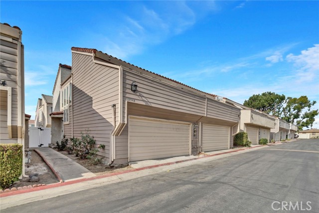 12948 Saddleback Place, Chino CA: https://media.crmls.org/medias/f69d763c-c3bf-4ca9-872a-35f6eee0525e.jpg