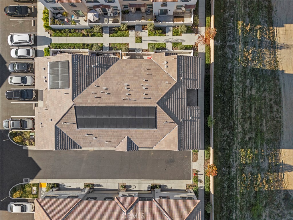 https://media.crmls.org/medias/f69e01ed-94ed-497b-8554-05f98006a646.jpg?preset=X-Large