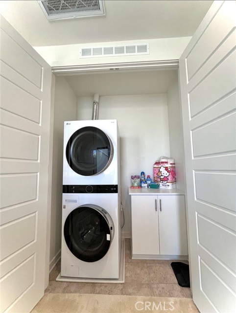 Detail Gallery Image 3 of 27 For 10547 Coupland Way, San Diego,  CA 92126 - 2 Beds | 3 Baths