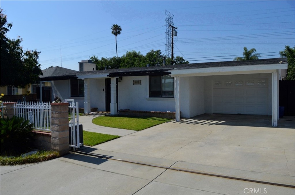 17827 E Laxford