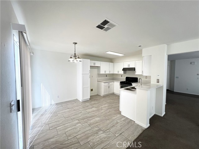 Detail Gallery Image 8 of 43 For 934 Primrose Ln, Corona,  CA 92878 - 4 Beds | 2/1 Baths