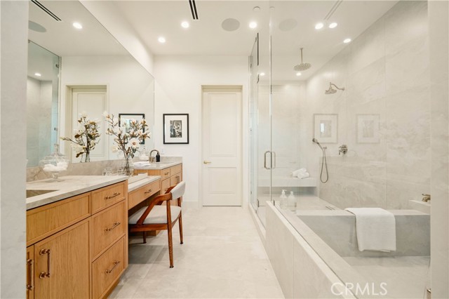 Detail Gallery Image 26 of 44 For 5136 Nagle Ave, Sherman Oaks,  CA 91423 - 6 Beds | 6/2 Baths