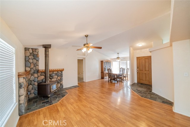 10778 Sonora Road, Phelan CA: https://media.crmls.org/medias/f69febc2-8e68-4c90-99c4-533c131f0344.jpg