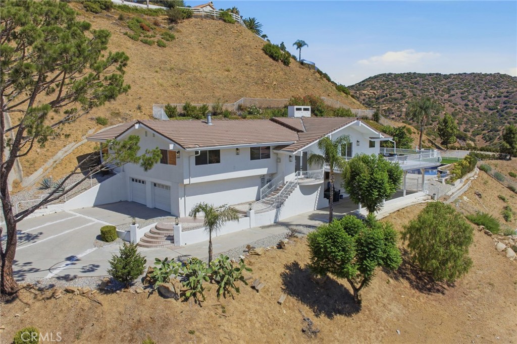 150 Saddlebow Road property listing