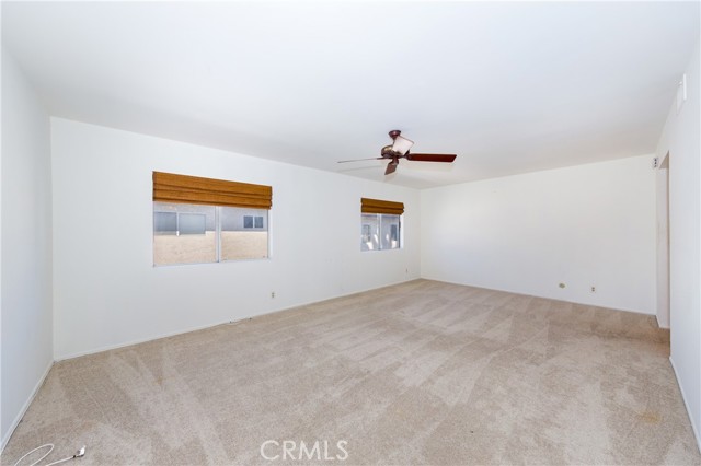 Detail Gallery Image 12 of 29 For 18344 Collins St a,  Tarzana,  CA 91356 - 2 Beds | 2/1 Baths