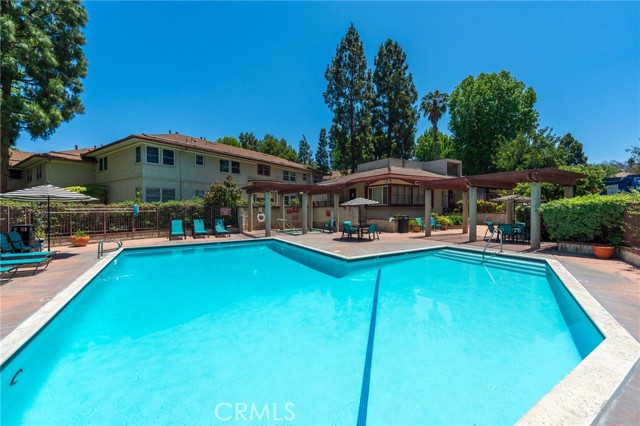 Detail Gallery Image 25 of 34 For 5835 Bowcroft St #2,  Los Angeles,  CA 90016 - 2 Beds | 1/1 Baths