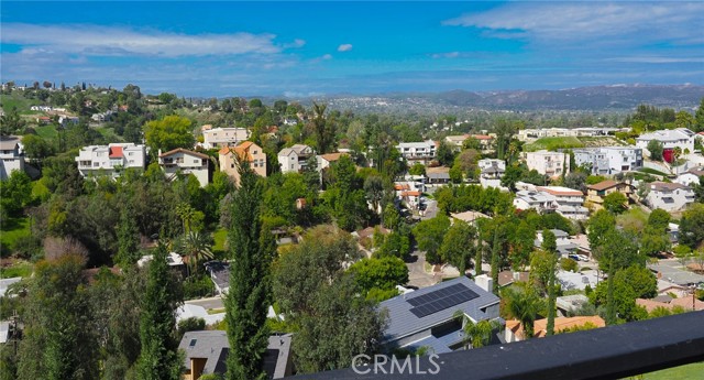 Detail Gallery Image 20 of 28 For 5177 Medina Rd, Woodland Hills,  CA 91364 - 3 Beds | 3 Baths
