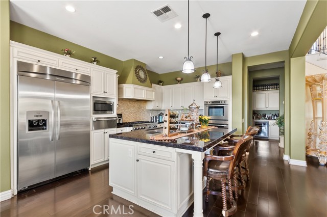 Detail Gallery Image 17 of 66 For 13761 Breeders Cup Dr, Rancho Cucamonga,  CA 91739 - 5 Beds | 4/1 Baths