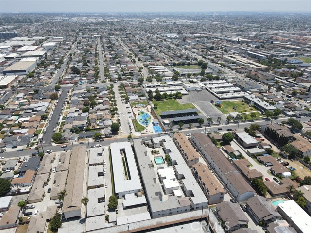 13325 Kornblum Avenue, Hawthorne CA: https://media.crmls.org/medias/f6a20520-f5c8-47a8-aed4-5b22feff81c1.jpg