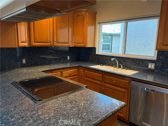 Detail Gallery Image 5 of 13 For 205 Abalone Ave a,  Newport Beach,  CA 92662 - 3 Beds | 2 Baths