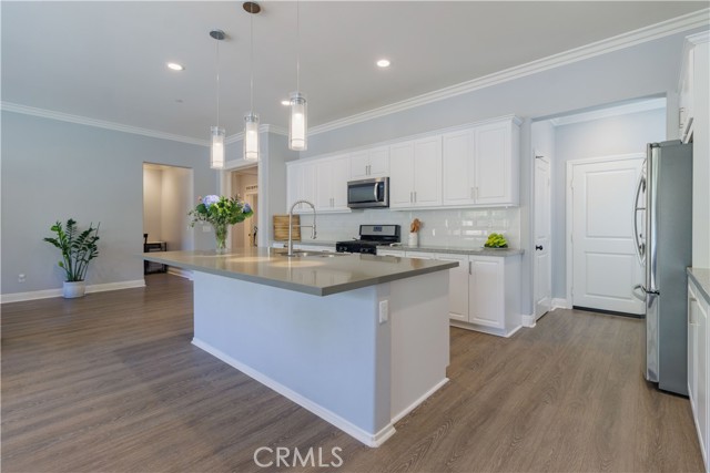 Detail Gallery Image 9 of 46 For 4077 E Groveland Dr, Ontario,  CA 91761 - 4 Beds | 3 Baths