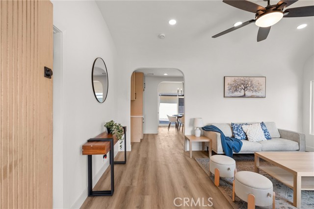 310 S Bel Aire Drive, Burbank CA: https://media.crmls.org/medias/f6a2ac00-8282-4058-9a73-71699c4393e4.jpg