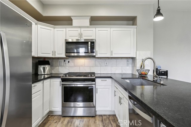 28416 Yosemite Drive, Trabuco Canyon CA: https://media.crmls.org/medias/f6a32149-9b30-4f14-b019-2b7e49204cdf.jpg