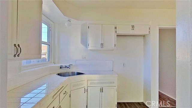 Detail Gallery Image 7 of 31 For 4223 W 169th St, Lawndale,  CA 90260 - 2 Beds | 1 Baths