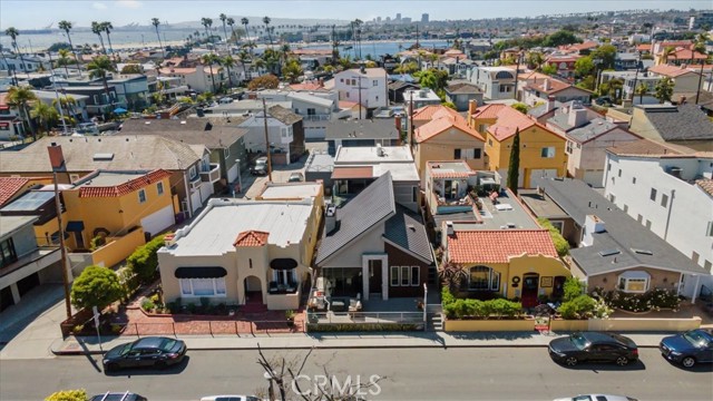 29 W Neapolitan Lane, Long Beach CA: https://media.crmls.org/medias/f6a402f9-21b3-40f6-80d7-88d7d6d9c335.jpg