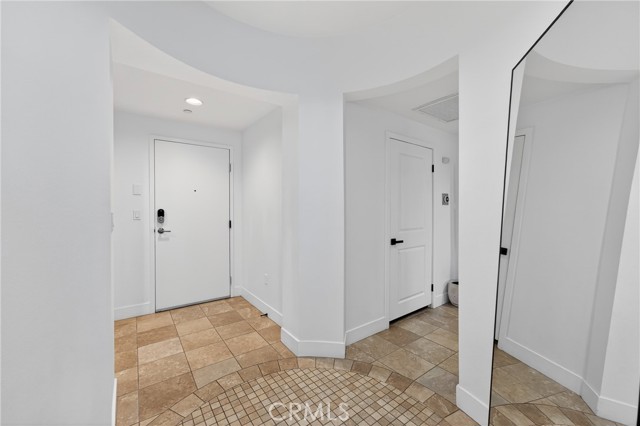 Detail Gallery Image 4 of 46 For 150 the Promenade #415,  Long Beach,  CA 90802 - 2 Beds | 2 Baths