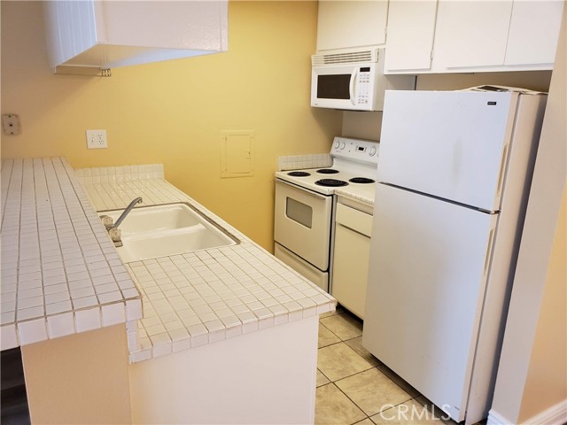 5585 E Pacific Coast, Long Beach CA: https://media.crmls.org/medias/f6a4339b-705e-4dc7-b0c5-5a1b455ce323.jpg