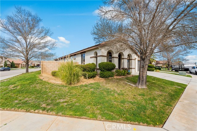 Detail Gallery Image 13 of 55 For 40729 Oakmont Ct, Palmdale,  CA 93551 - 4 Beds | 3 Baths