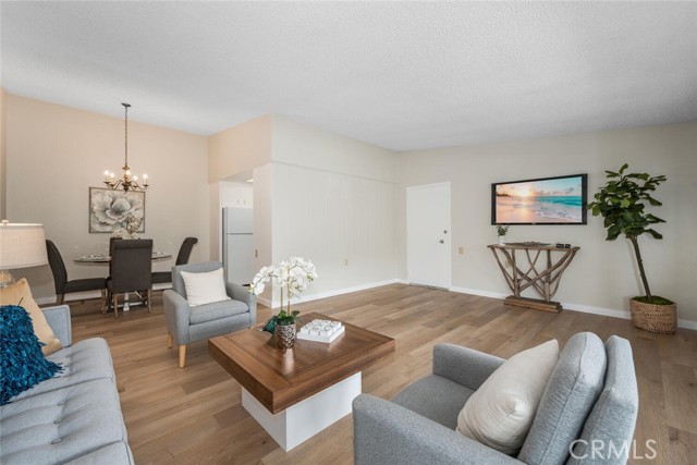 1930 St John Road, Seal Beach CA: https://media.crmls.org/medias/f6a481c8-9b60-4826-aeb4-b433e2071e24.jpg