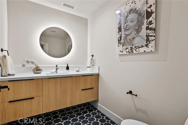 9425 Gierson Avenue, Chatsworth CA: https://media.crmls.org/medias/f6a4d651-109f-44cd-89fd-3a5886489882.jpg