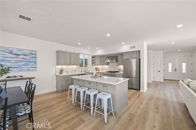 Detail Gallery Image 13 of 60 For 204 N Prospect #B,  Redondo Beach,  CA 90277 - 4 Beds | 3 Baths