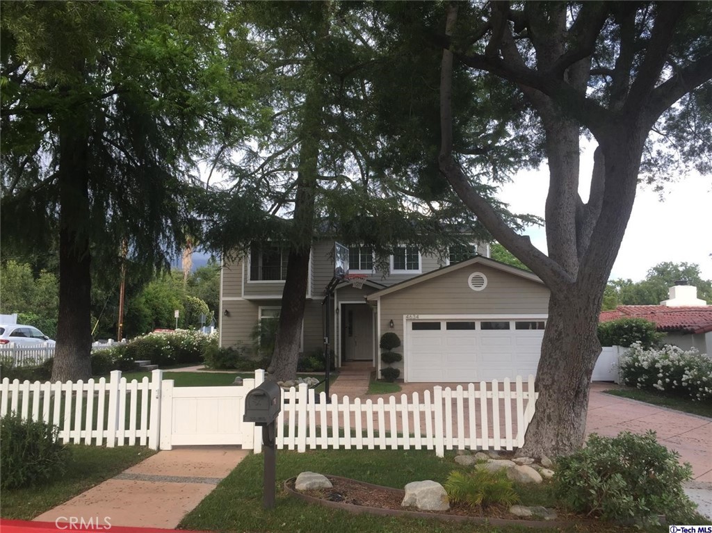 4634 La Canada Boulevard