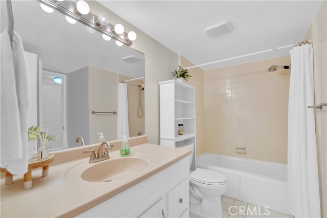 Detail Gallery Image 15 of 22 For 2110 Palos Verdes Dr., N #203,  Lomita,  CA 90717 - 2 Beds | 2 Baths