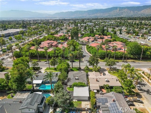 670 E Palm Avenue, Redlands CA: https://media.crmls.org/medias/f6a5c27b-455a-43bd-948b-b41f9ca998ae.jpg
