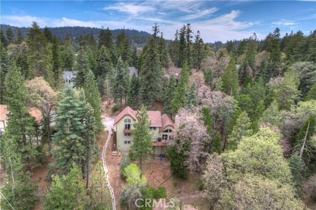 26349 Walnut Hills Drive, Lake Arrowhead CA: https://media.crmls.org/medias/f6a64ac6-4937-41d6-aa45-98681678232e.jpg