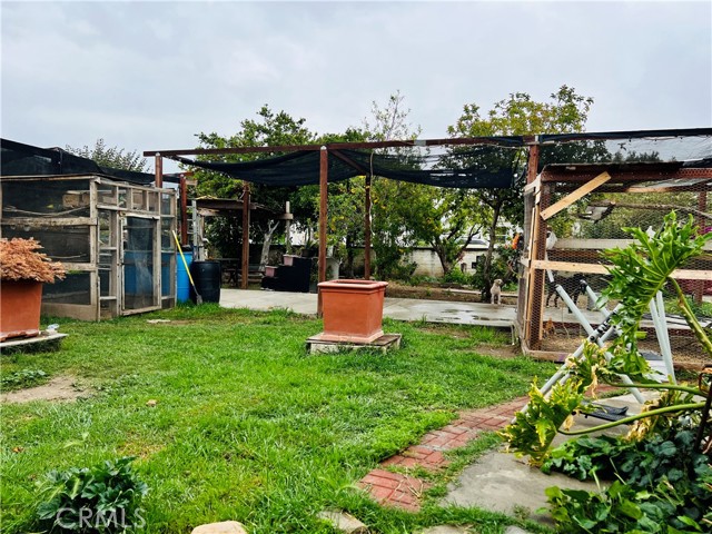 6976 Fairfax Drive, San Bernardino CA: https://media.crmls.org/medias/f6a64fe3-ea3f-404a-8a90-dc76be303680.jpg