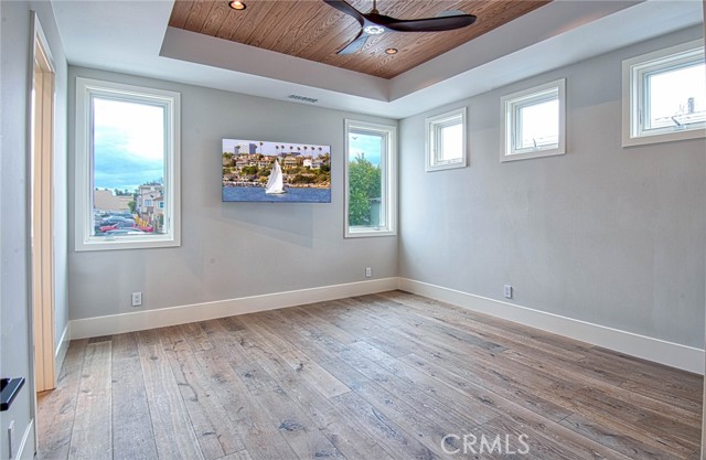 Detail Gallery Image 10 of 18 For 710 Avocado Ave #B,  Corona Del Mar,  CA 92625 - 3 Beds | 3/1 Baths