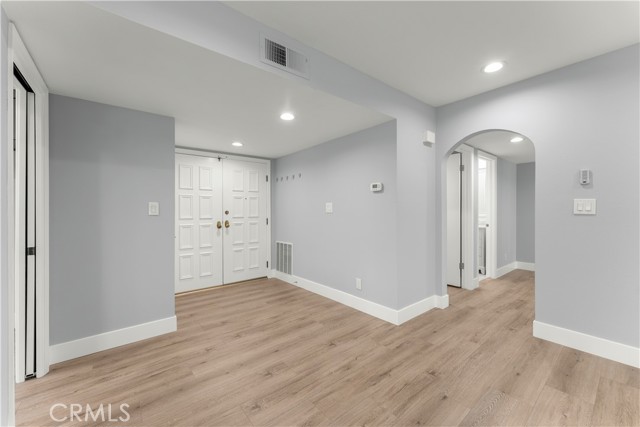 Detail Gallery Image 10 of 61 For 6236 Riviera Cir, Long Beach,  CA 90815 - 2 Beds | 2 Baths