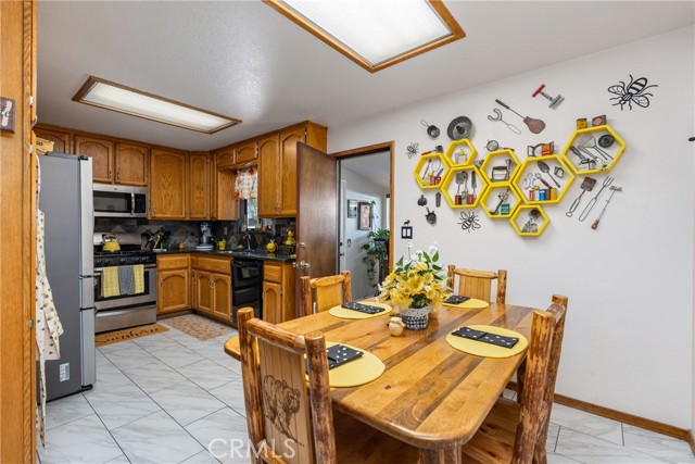 Detail Gallery Image 10 of 28 For 329 Downey Dr, Big Bear City,  CA 92314 - 3 Beds | 1 Baths