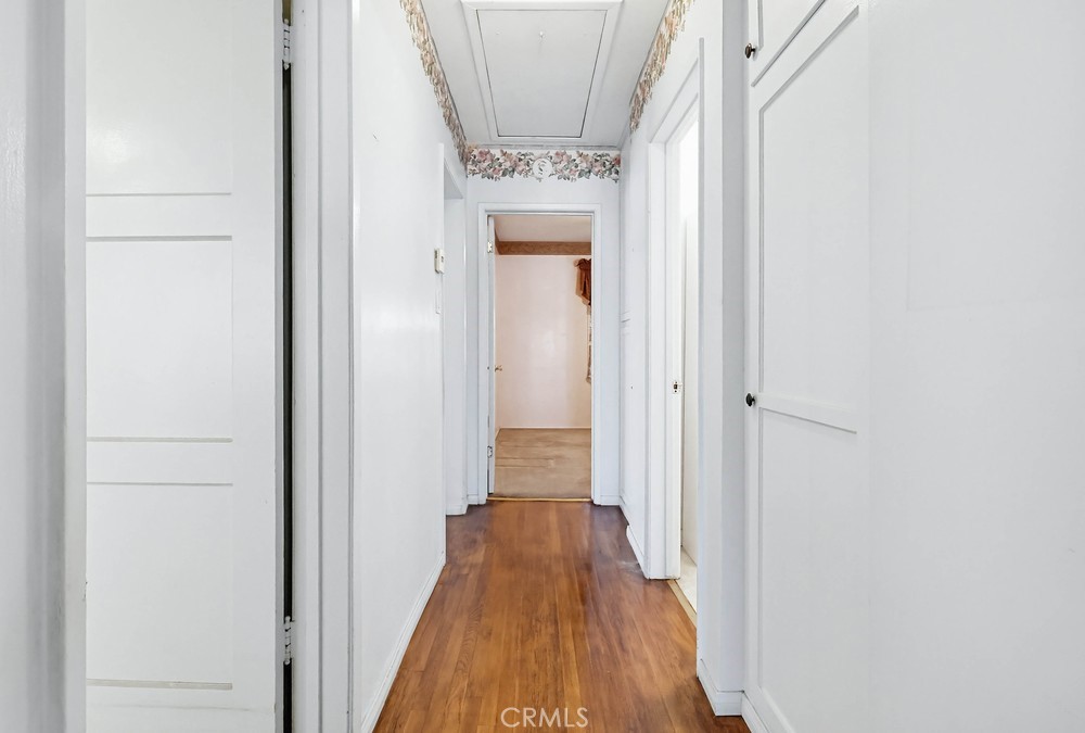 https://media.crmls.org/medias/f6a822e4-4134-475e-af6d-42274207b0d8.jpg?preset=X-Large