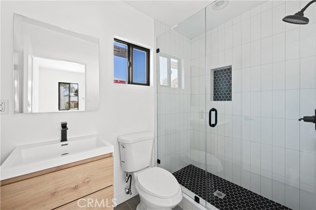 Detail Gallery Image 50 of 59 For 8906 S Harvard Bld, Los Angeles,  CA 90047 - 4 Beds | 4 Baths