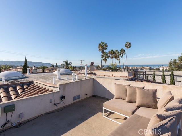 129 Helberta Avenue, Redondo Beach, California 90277, 4 Bedrooms Bedrooms, ,4 BathroomsBathrooms,Residential,Sold,Helberta,SB20189518