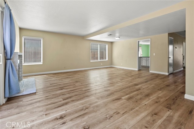 Detail Gallery Image 6 of 28 For 1126 E Foster Rd #B,  Santa Maria,  CA 93455 - 3 Beds | 2/1 Baths