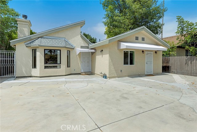 Detail Gallery Image 2 of 45 For 16043 Bassett St, Van Nuys,  CA 91406 - – Beds | – Baths