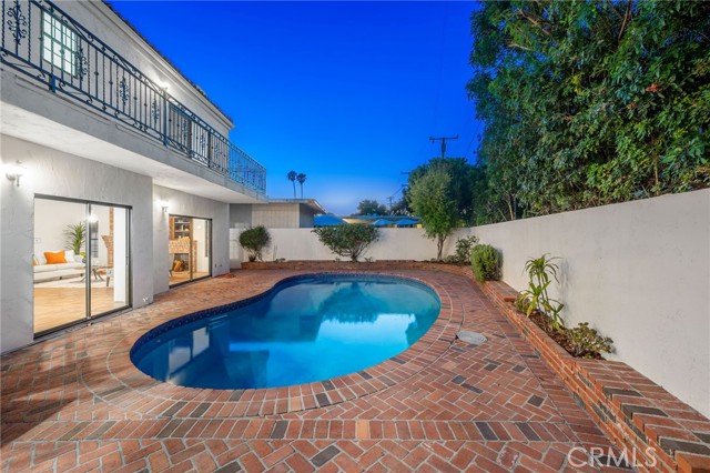 3229 Raintree Avenue, Torrance CA: https://media.crmls.org/medias/f6aa2ffe-5ff1-4532-a5cc-e2941401c4e8.jpg