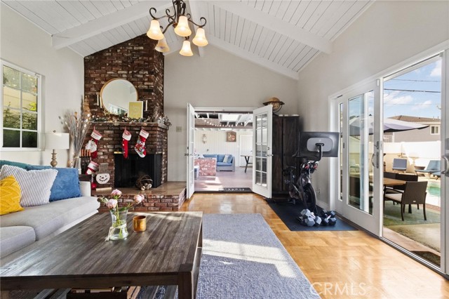 Detail Gallery Image 14 of 19 For 1205 Manzanita, Manhattan Beach,  CA 90266 - 3 Beds | 1/1 Baths