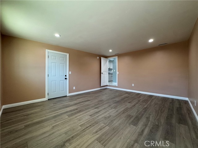 Detail Gallery Image 22 of 26 For 7611 Bloomington Ave, Burbank,  CA 91504 - 3 Beds | 2 Baths